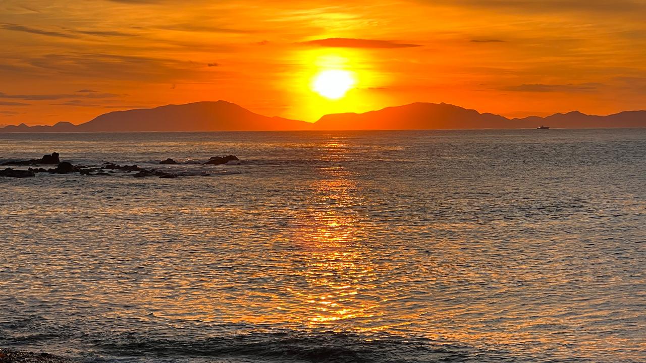 地の涯ての先へ　最後の秘境知床 遥かな物語