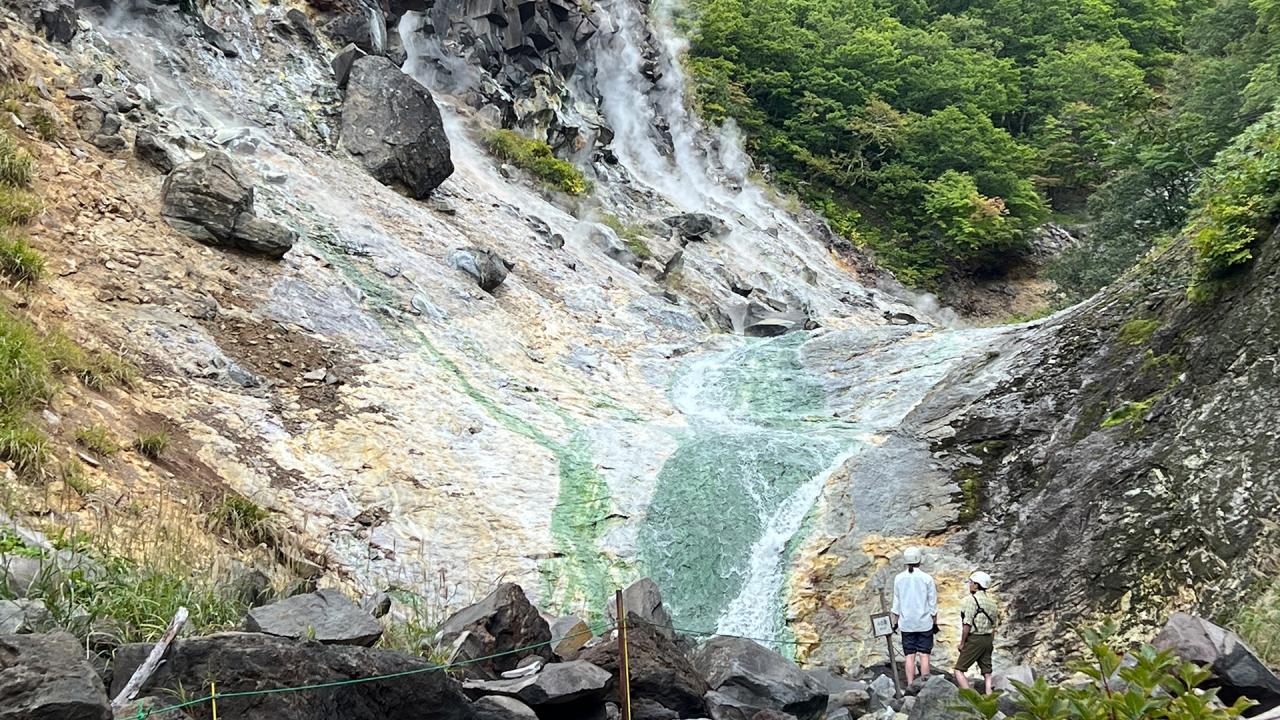 地の涯ての先へ　最後の秘境知床 遥かな物語